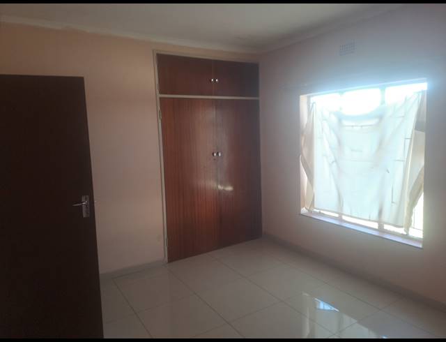 3 BEDROOM HOUSE FOR SALE IN OOS EINDE